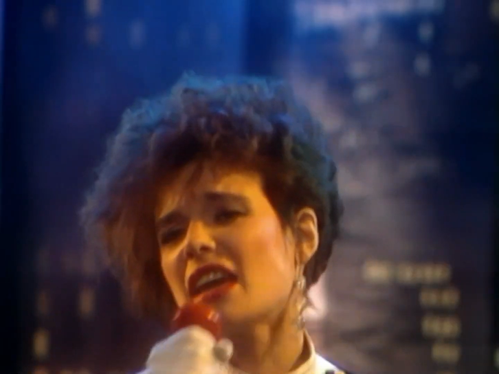 screenshot_The Flirts - Helpless (WWF-Club 18.01.1985)_1749827292860.png