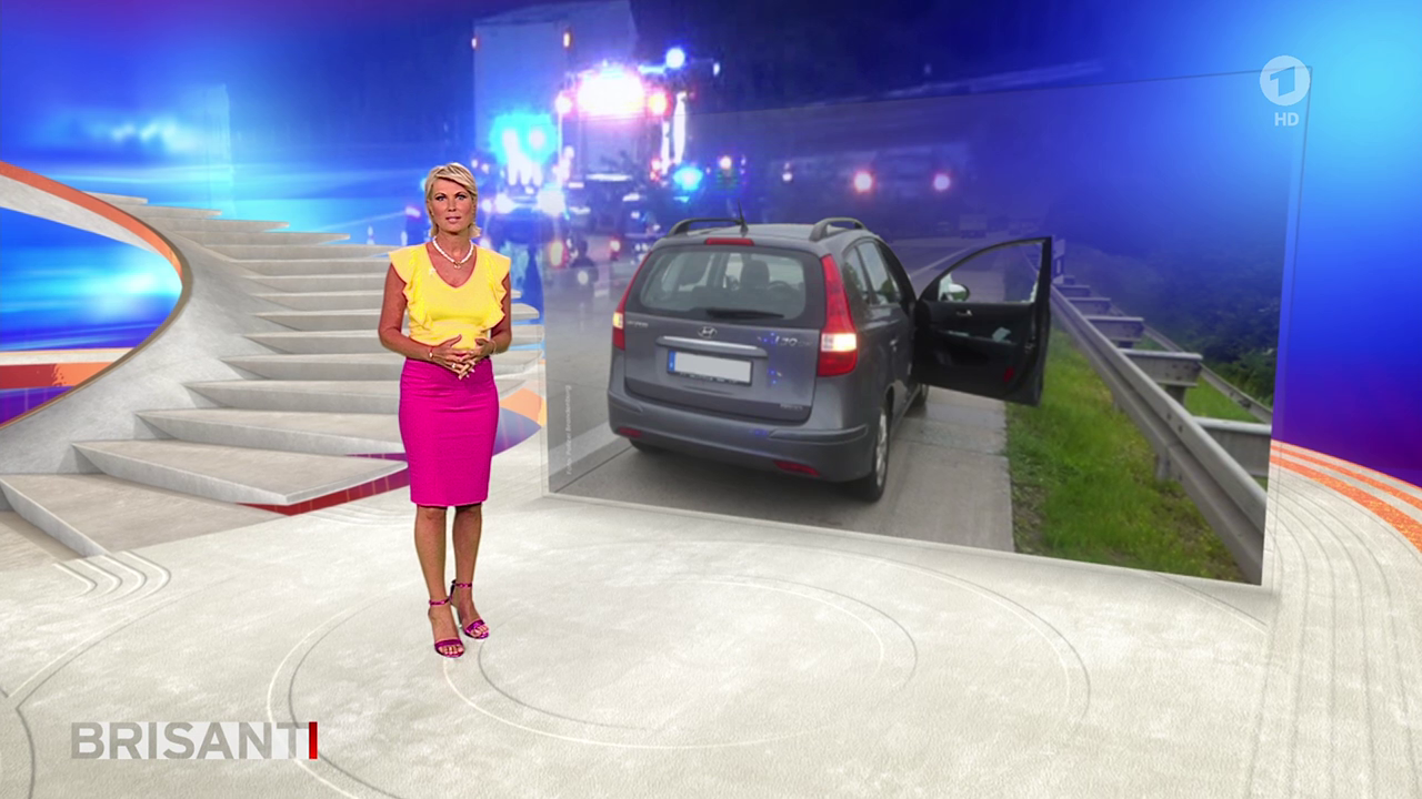 Kamilla Senjo - °ARD BRISANT° 19.07.2023 - 30X Caps_13.png