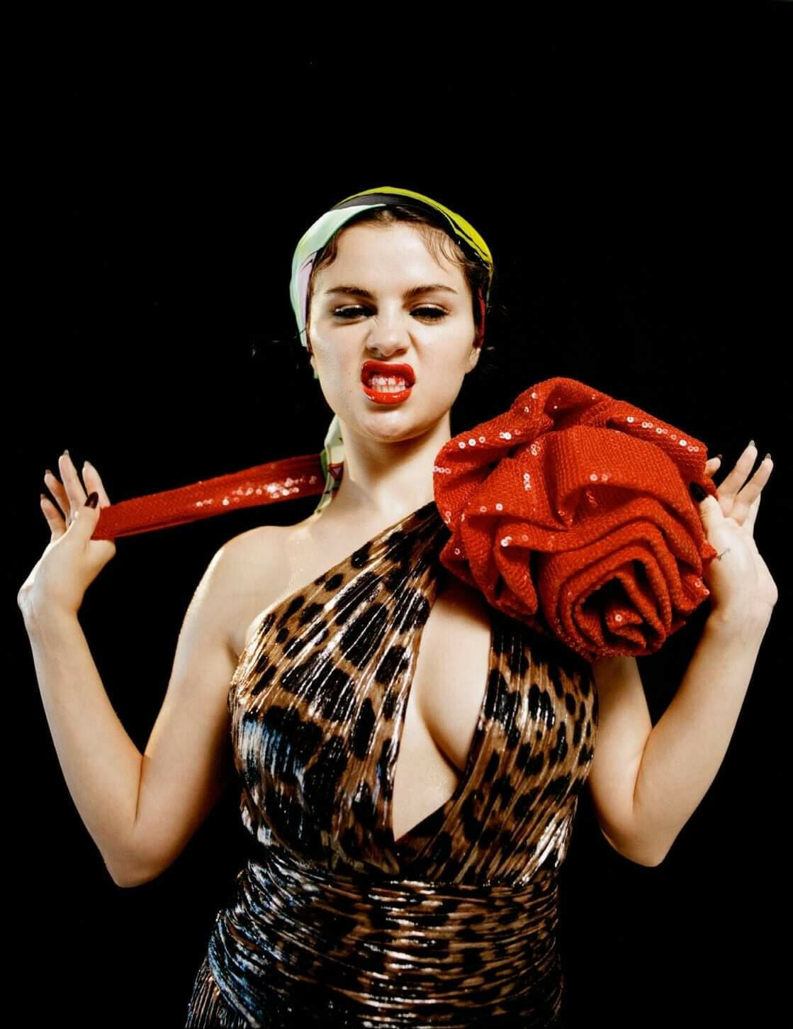 selenagomez-daily-28(58)-gthumb-gwdata1200-ghdata1800-gfitdatamax.jpg
