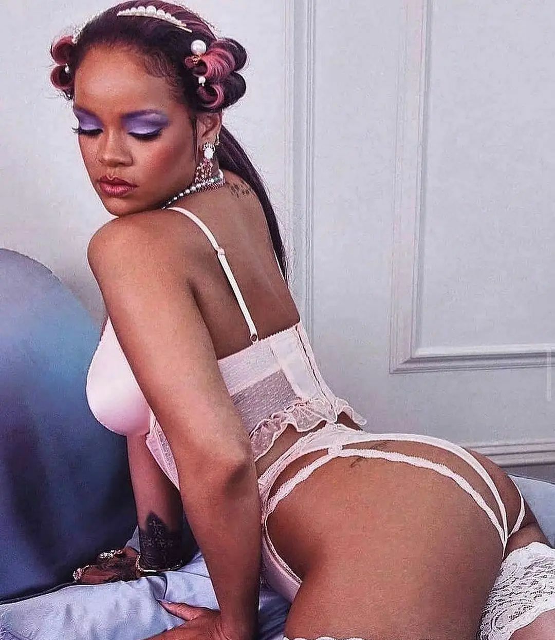rihanna_2560398856794511417_n.jpg