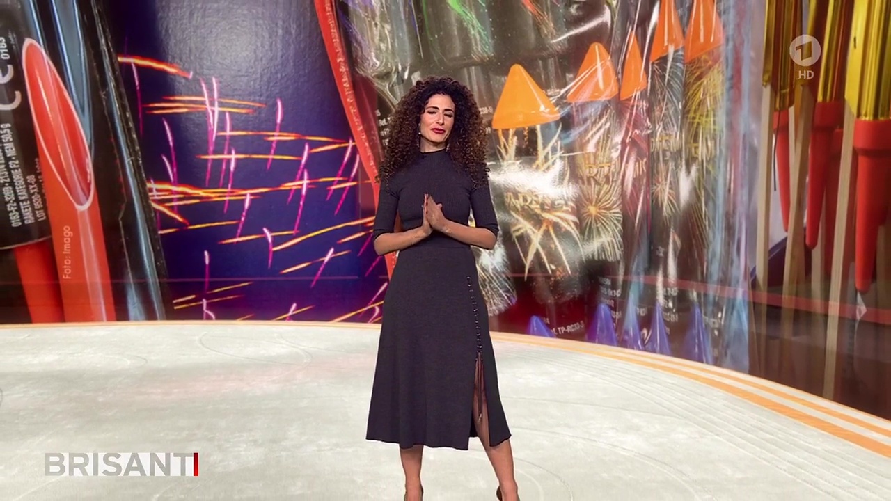 MarwaEldessouky29122022fz.mp4-2022-12-29-20h44m06s696.jpg