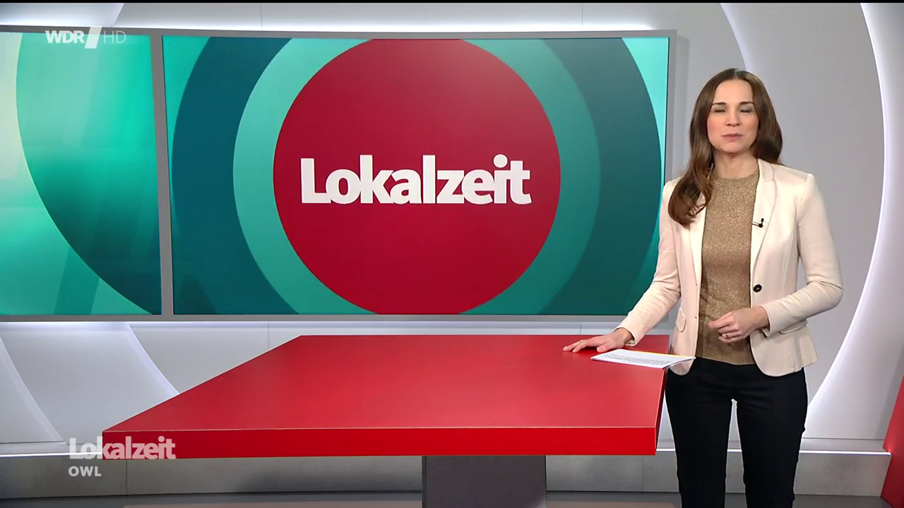 Kristina Sterz - °WDR Lokalzeit OWL° 19.12.2023 - 98X Caps_47.png