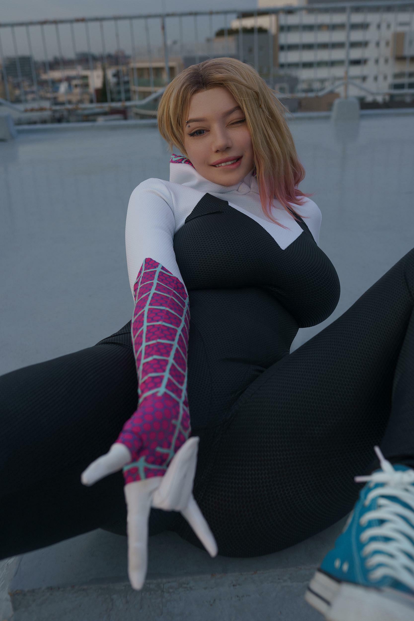 Spider-Gwen (Spider-Man) by Alina Becker