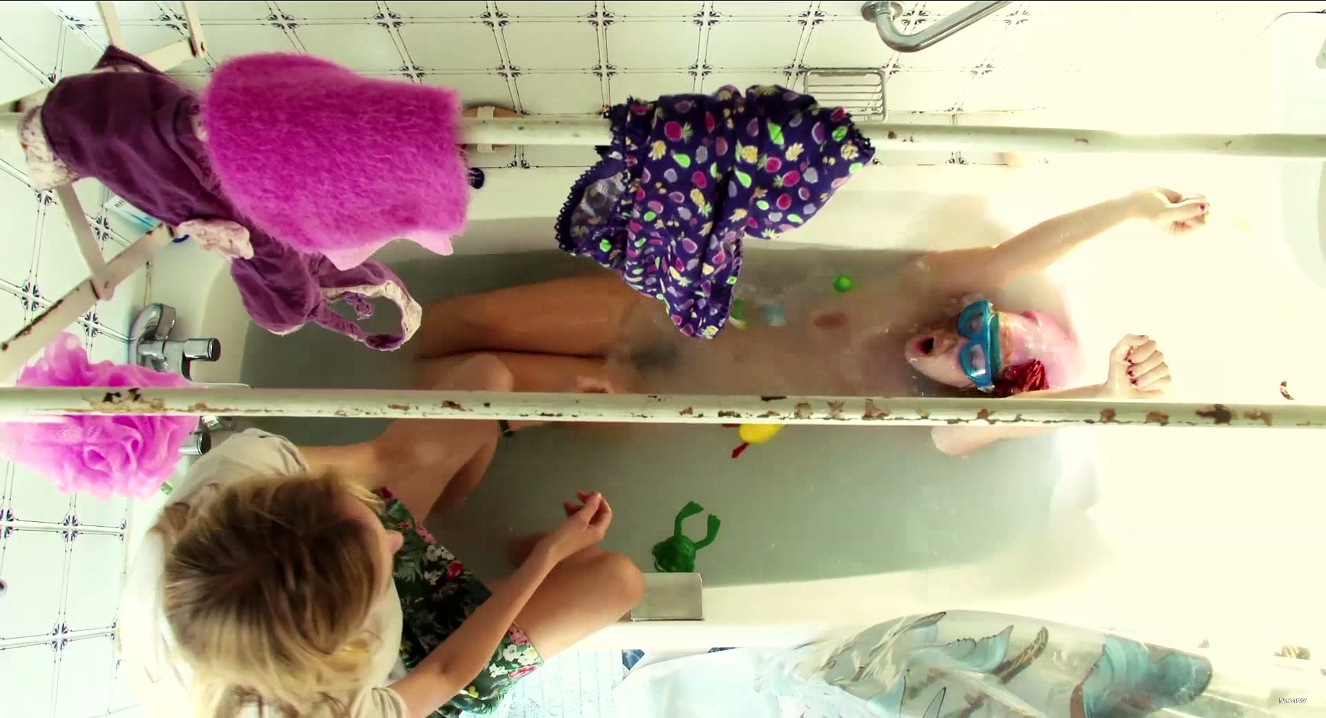 Famous Actresses in Movies – Diane Kruger – Pieds Nus Sur Les Limaces