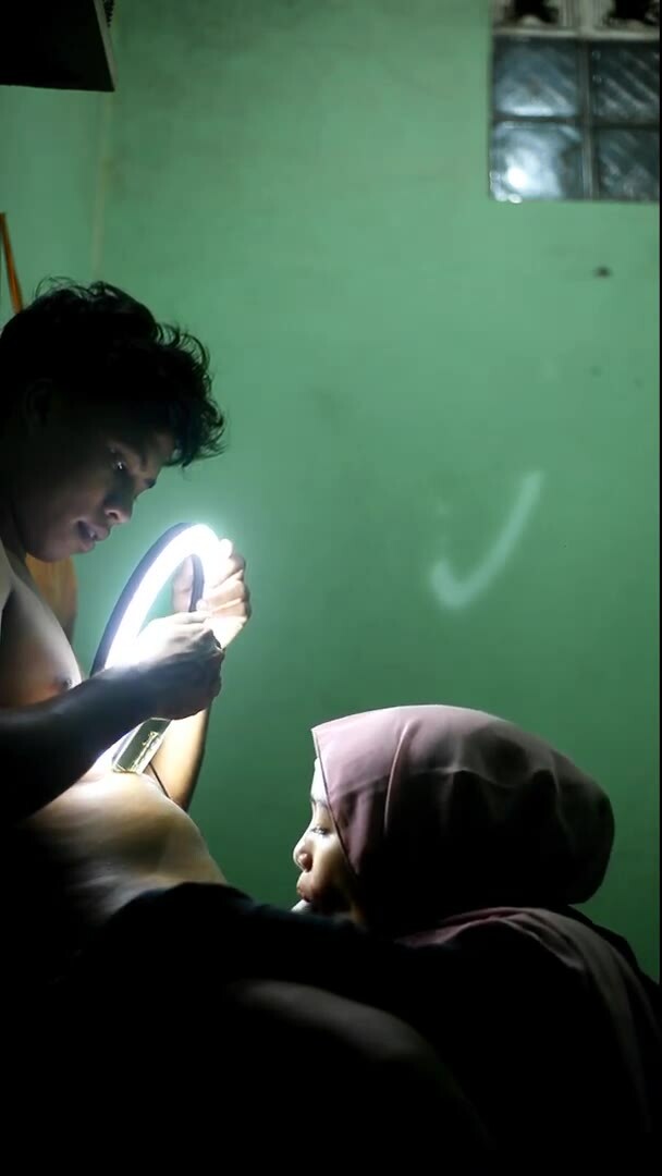Zahira hijab blowjob with light ring porn video