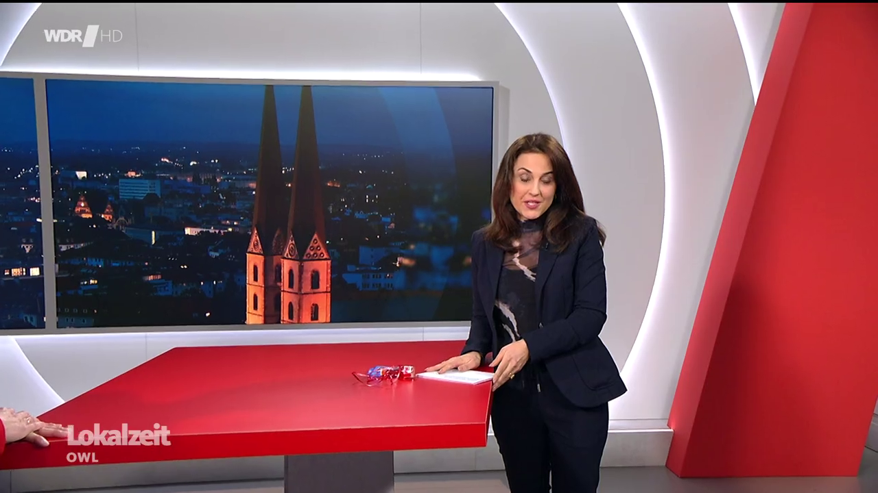 Nina Moghaddam - °WDR Lokalzeit OWL° 12.02.2024 - 139X Caps_77.png