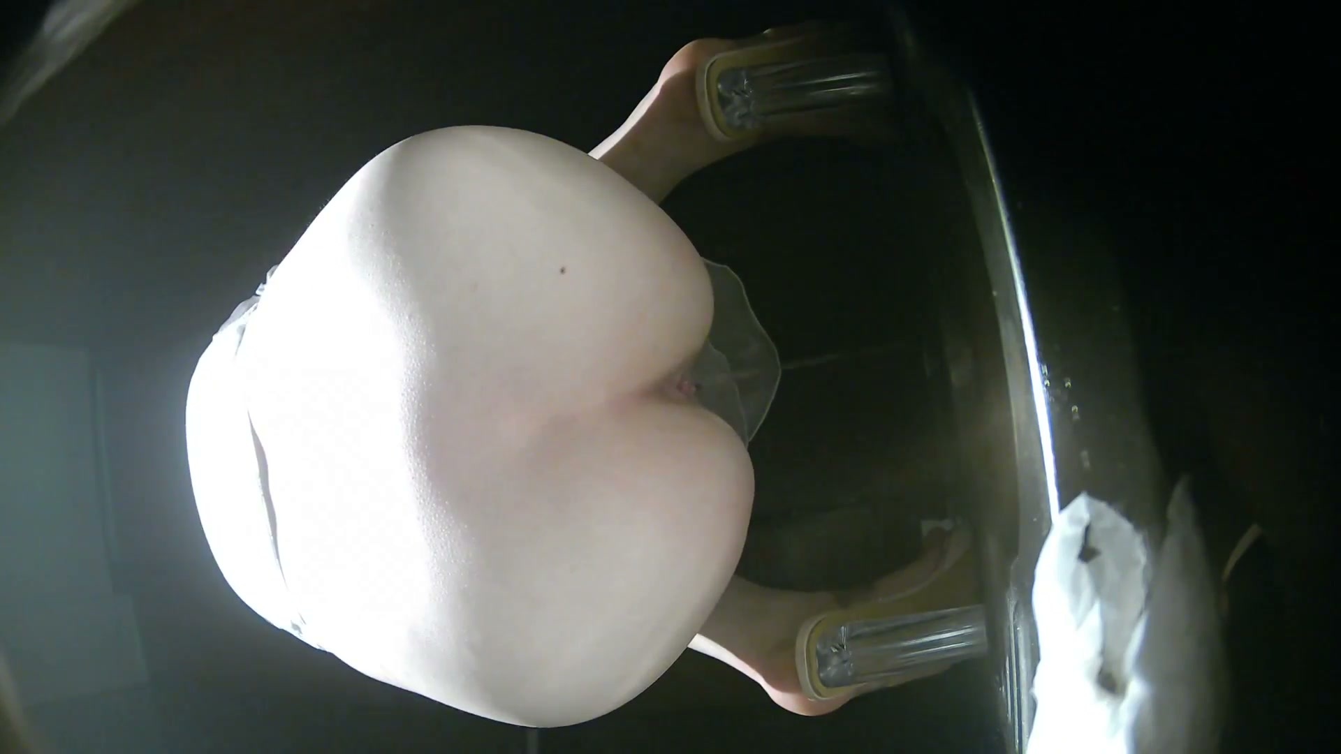 Asian Bar Green Light Toilet No.16