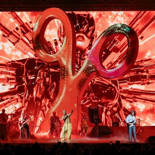  Scissor Sisters - It's 10PM... Do You Know Where Your Sisters Are? (Live from The O2, London) (2026) 