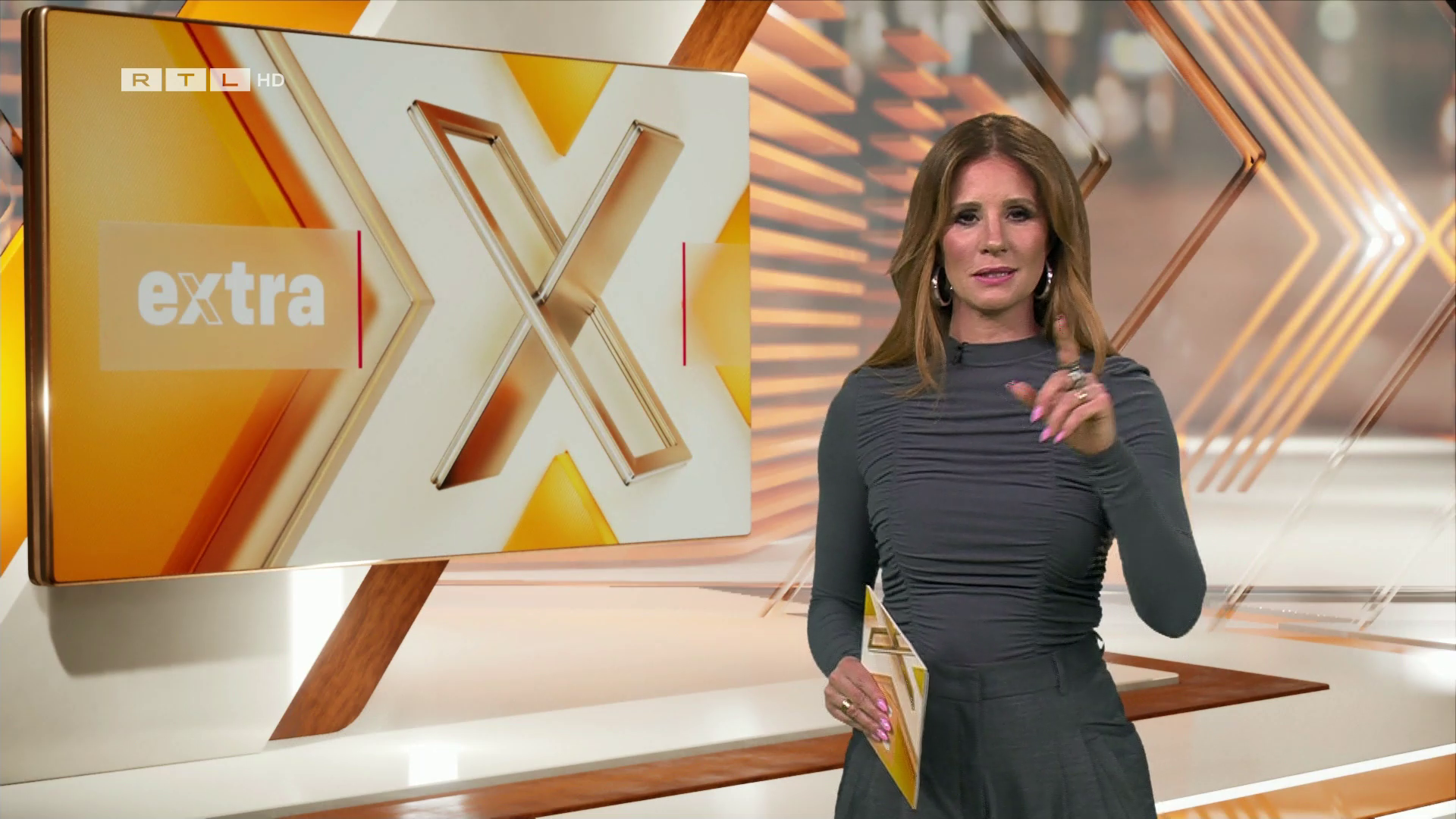 Mareile Höppner - °RTL extra° - 09.04.2024 - 123X Caps_109.png