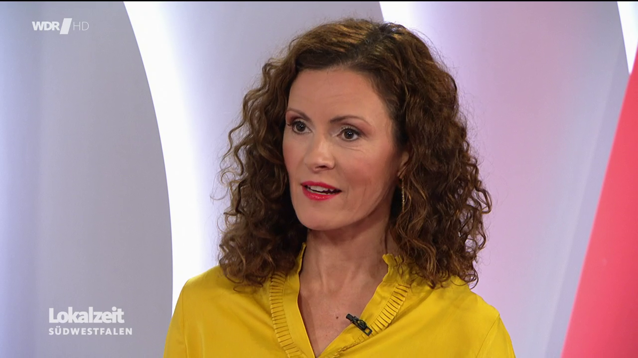 Anne Willmes - °WDR Lokalzeit SÜDWESTFALEN° 02.11.2023 - 111X Caps_60.png