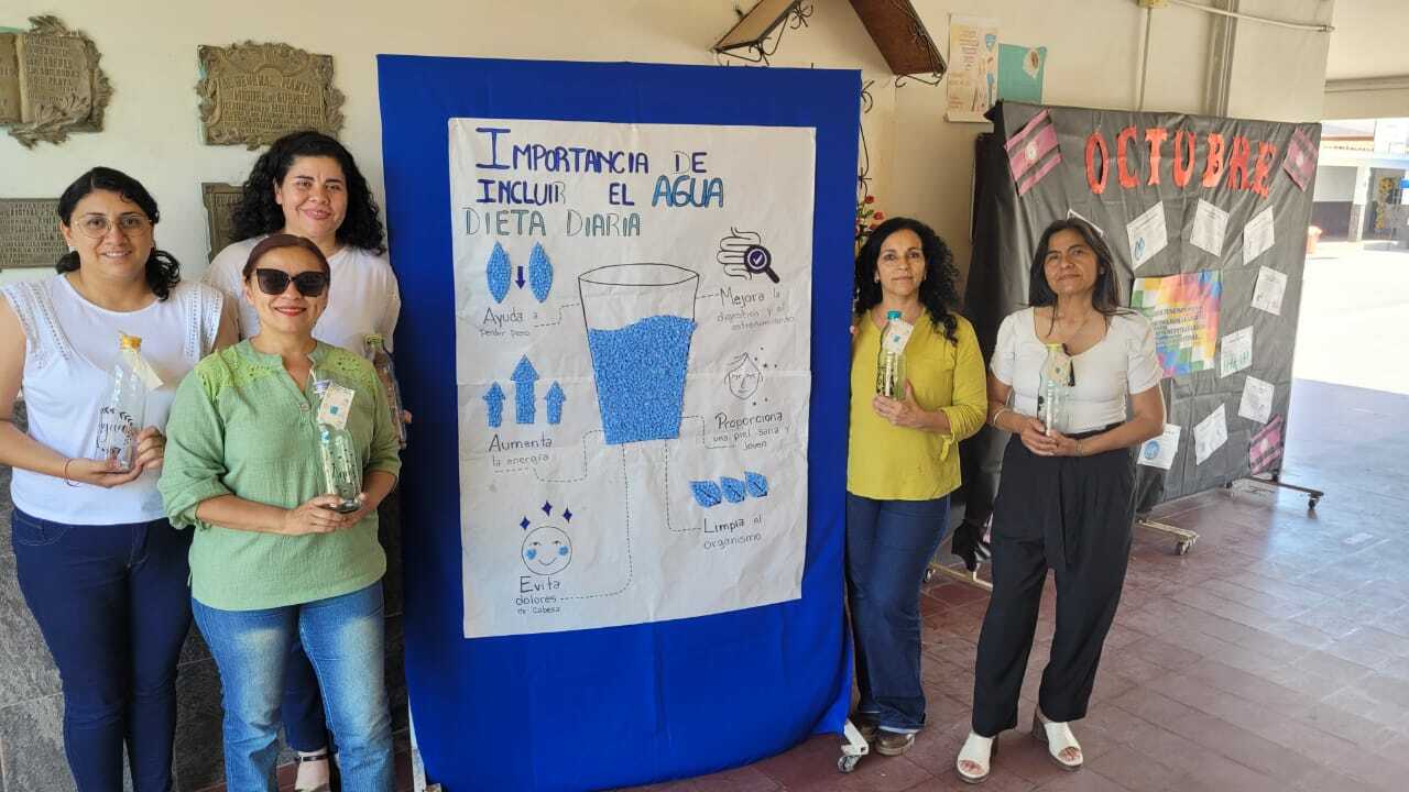 PROYECTO INSTITUCIONAL: "RECICLAR, TRANSFORMA ; HIDRATARSE, CUIDA"