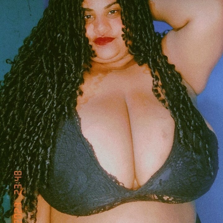 Emelly Peres @Emiillyperres