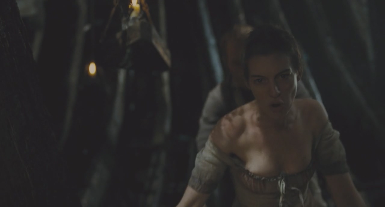 annehathaway lesmiserables okamicaps_090.jpg