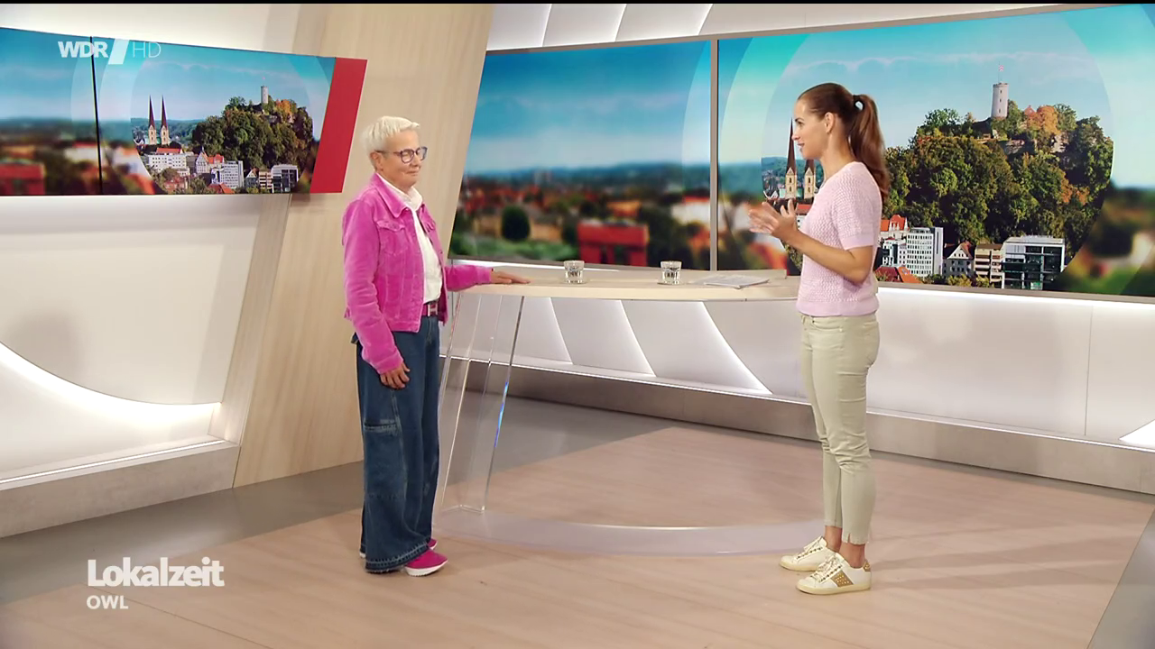 Kristina Sterz - °WDR Lokalzeit OWL° 12.09.2024 - 144X Caps_87.png