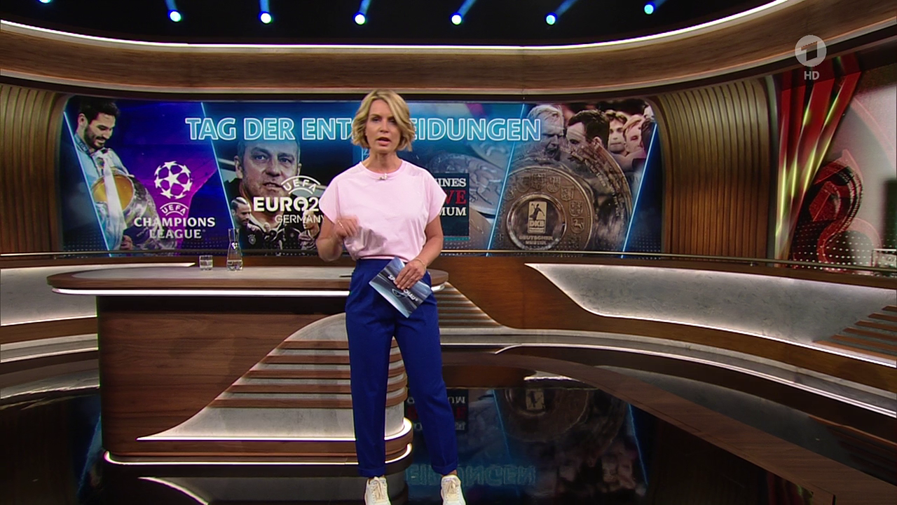 Jessy Wellmer - °ARD Sportschau° 11.06.2023 - 36X Caps_10.png