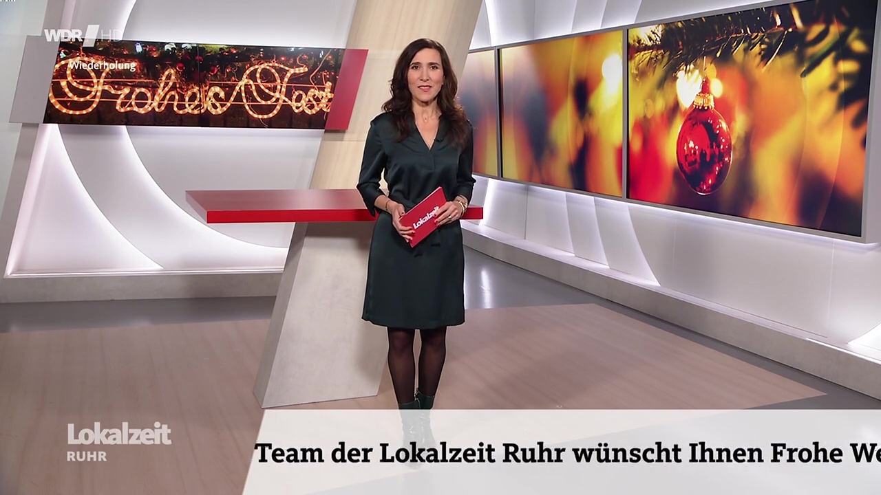 DesireeRoesch23122021fz.mp4-2021-12-25-19h25m06s779.jpg