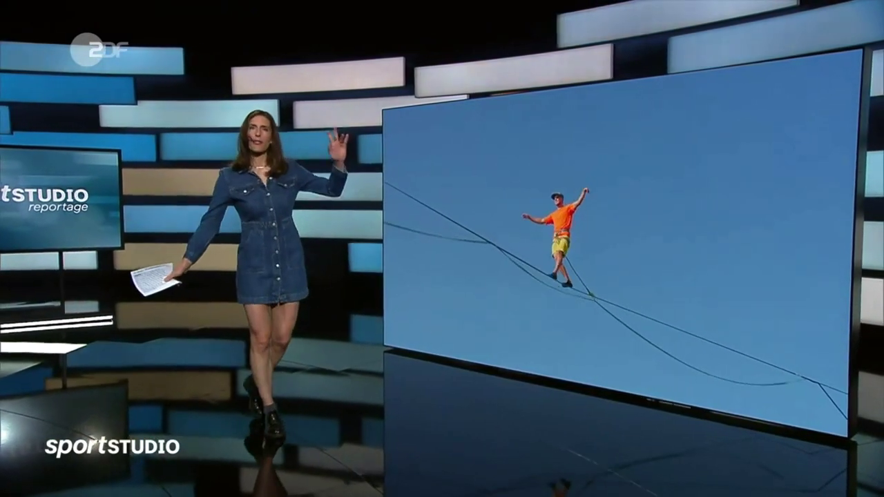 Andrea Petkovic - °ZDF sportSTUDIO reportage° 11.06.2023 - 69X Caps_27.png