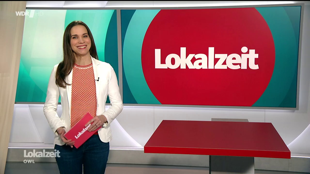 Kristina Sterz - °WDR Lokalzeit OWL° 02.04.2024 - 162X Caps_16.png