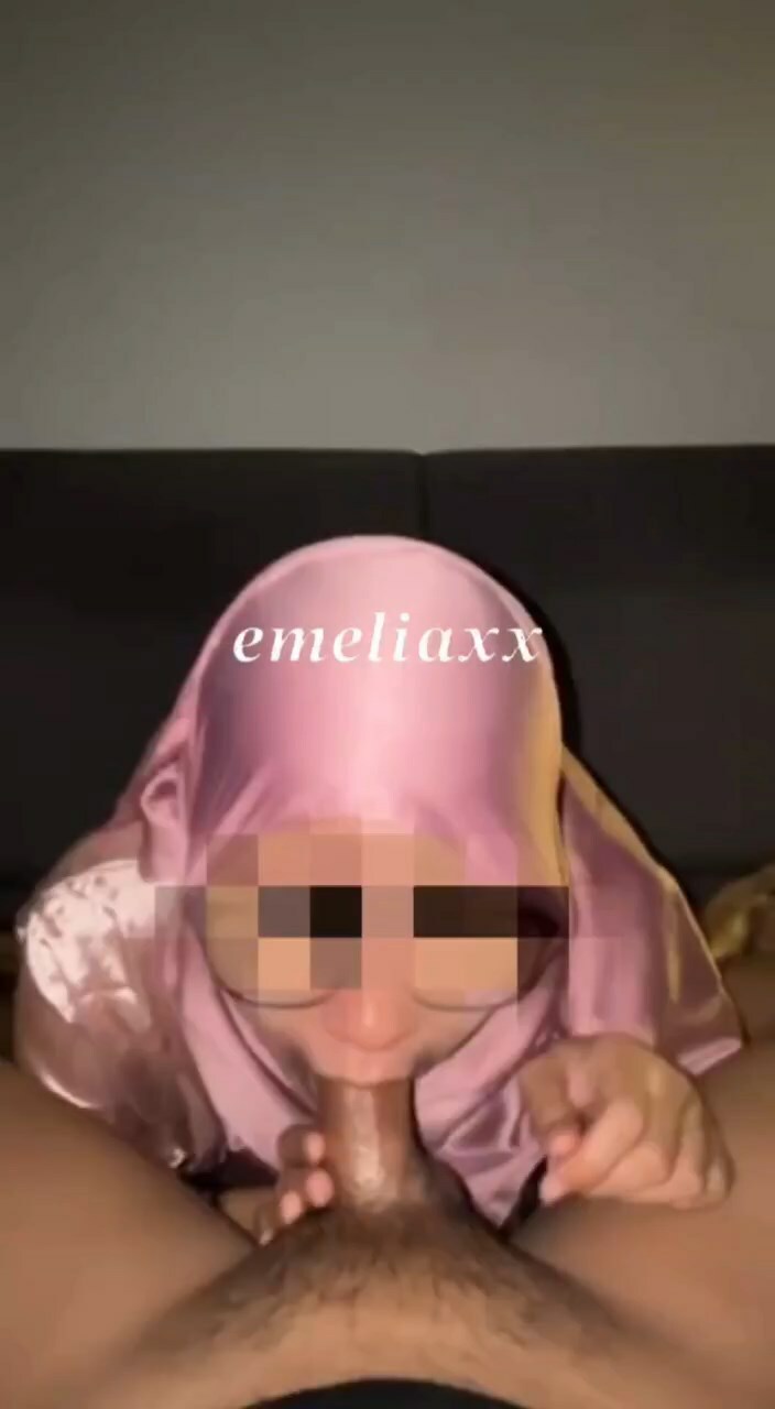 Video lucah tudung satin pink emeliaxx bersetubuh longdur