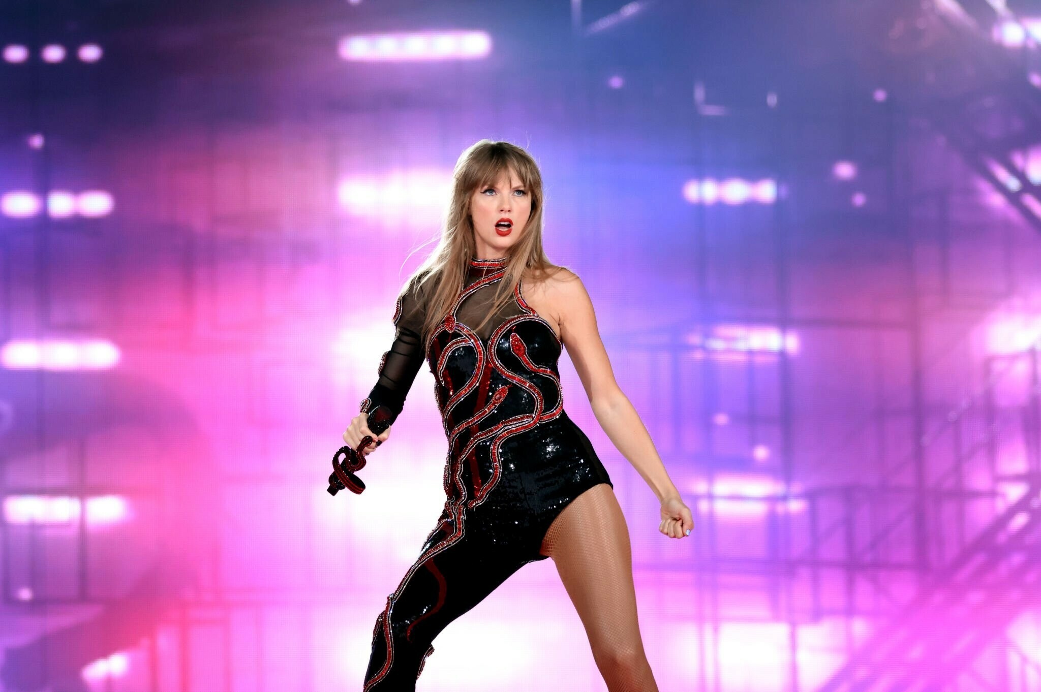 Taylor-post-12064233faec70cdff6.jpeg