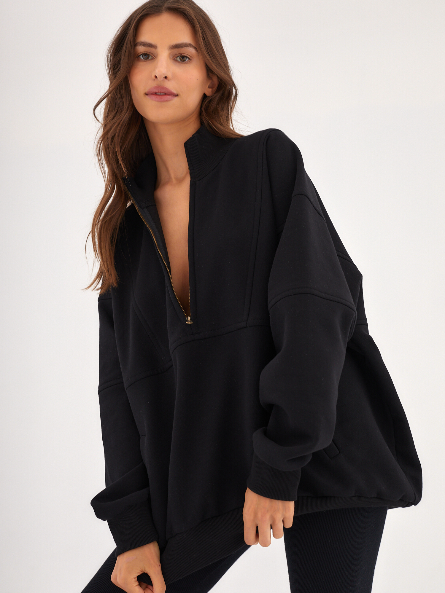 tomaszewskapol_pl_BLUZA-CHILL-BLACK-5640_5.jpg