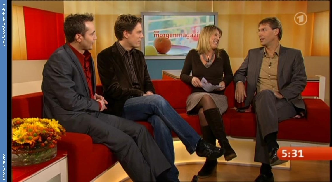 Anne Gesthuysen - °ARD morgenmagazin° 12.11.2008 - 67X Caps_28.jpg