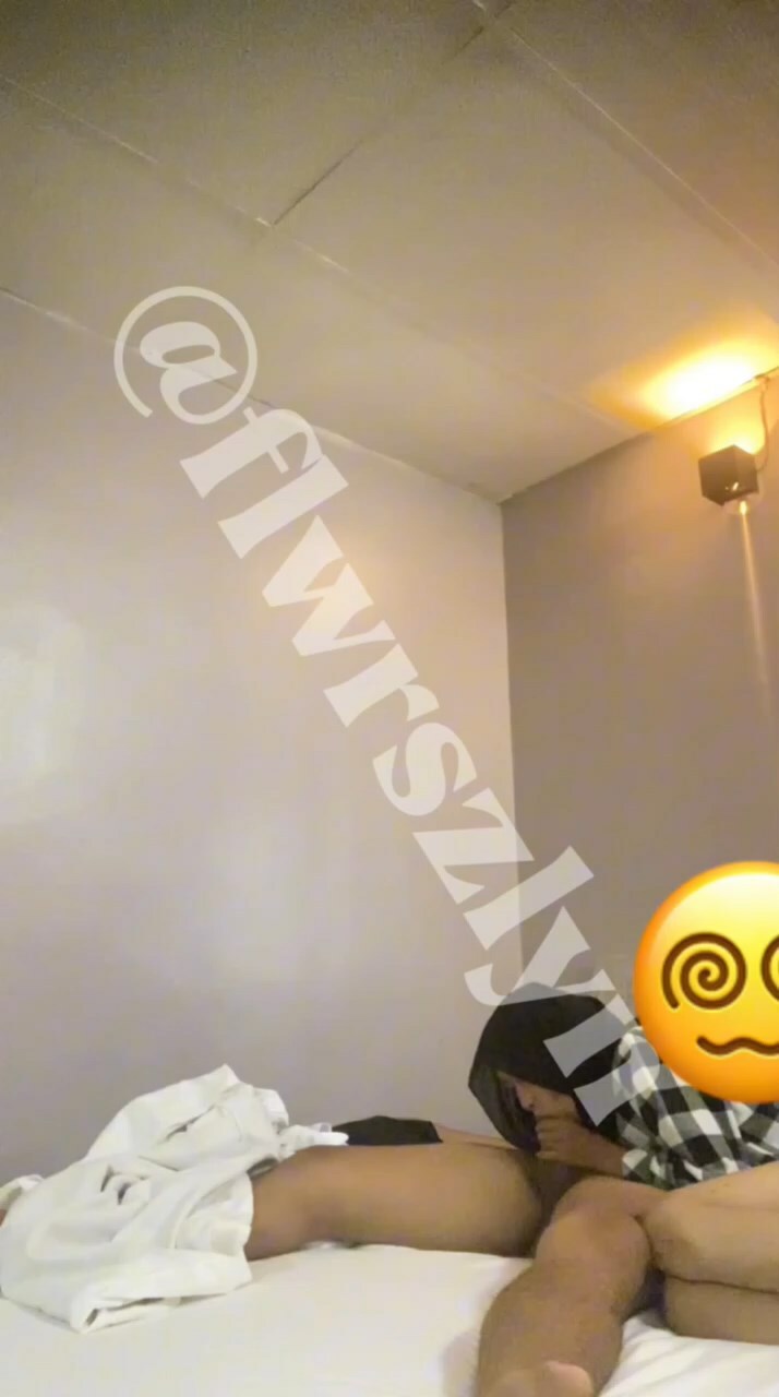 Video Bokep hijab malaysia alter Flwrszlyn blowjob