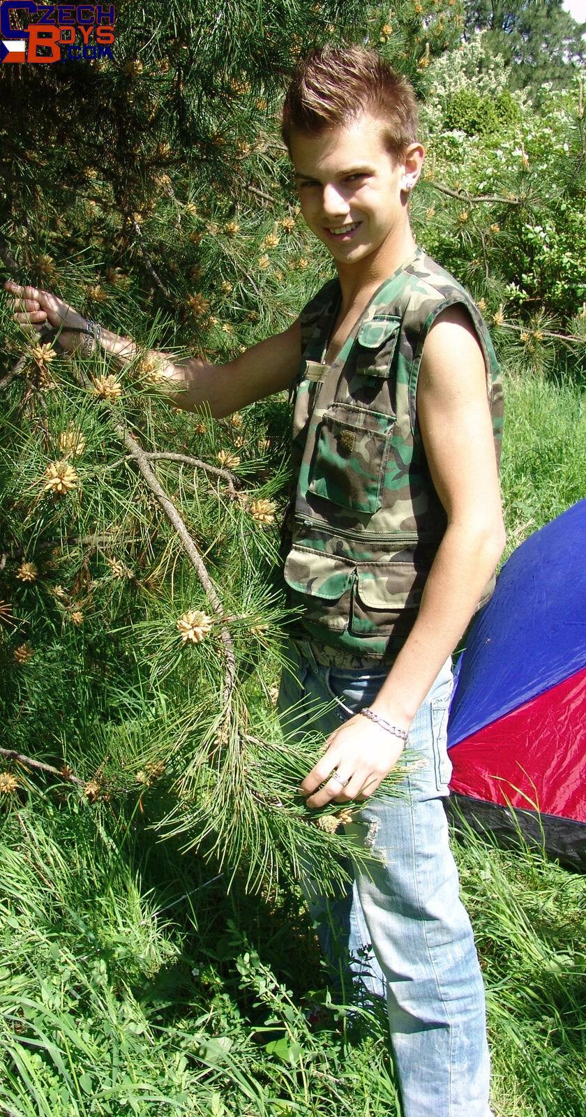 honzek_1_clothed_002.jpg