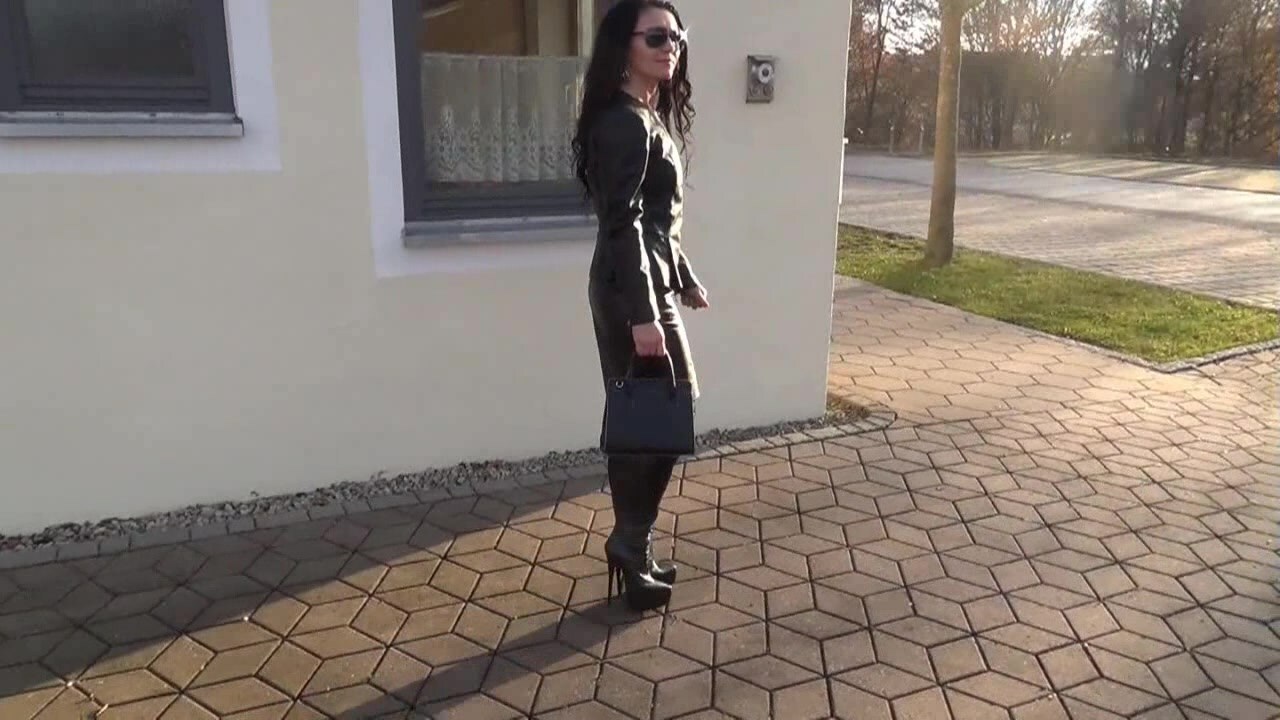 Boots Lady V (1).mp4.0018.jpg