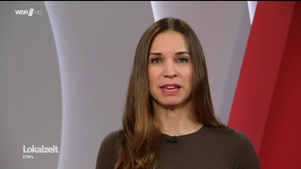 Kristina Sterz - °WDR Lokalzeit OWL° 19.10.2023 - 152X Caps_105.png