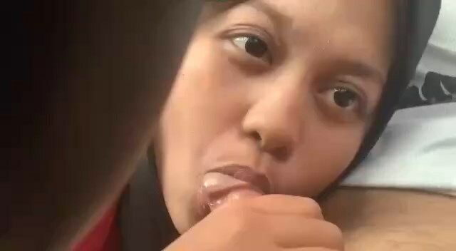 Video lucah kerudung malay Sima hisap batang dalam kereta