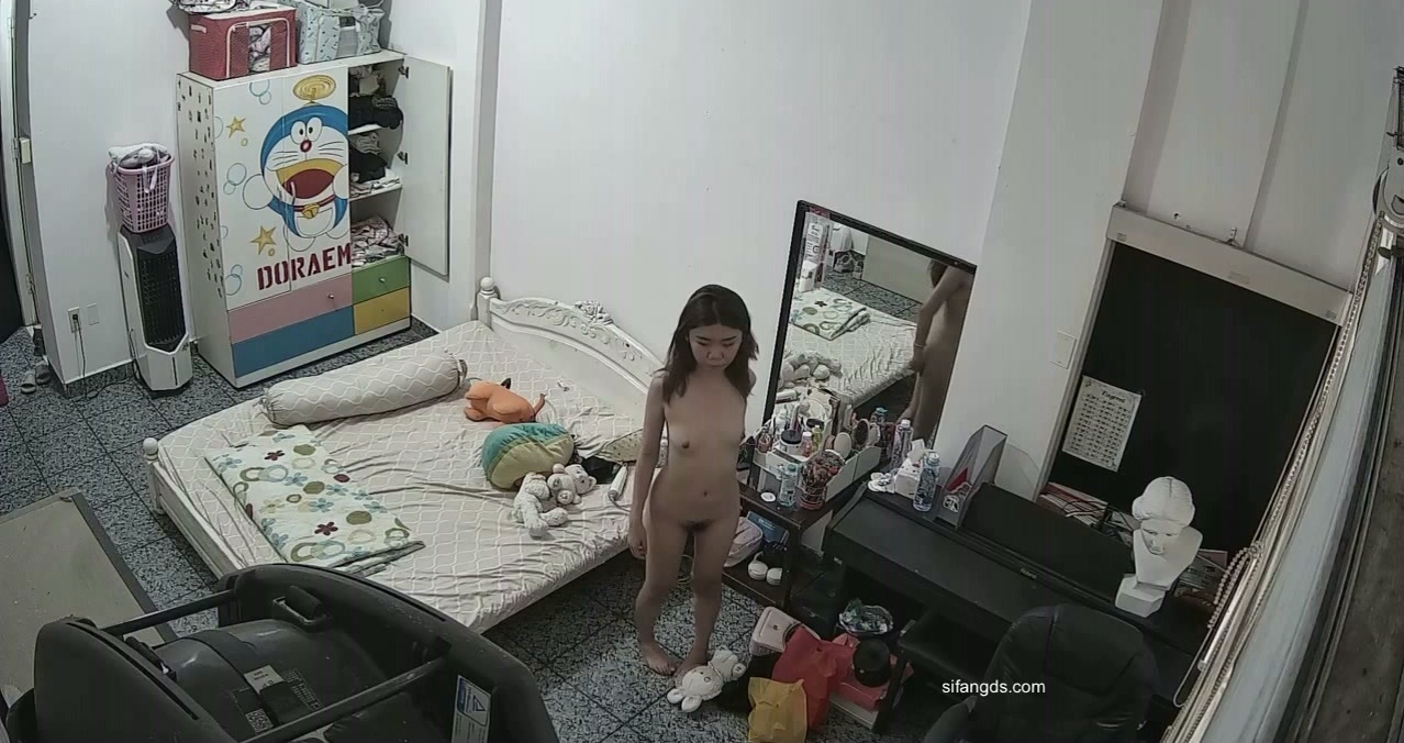 Asian Home Voyeur – Hacked IP Camera No.9