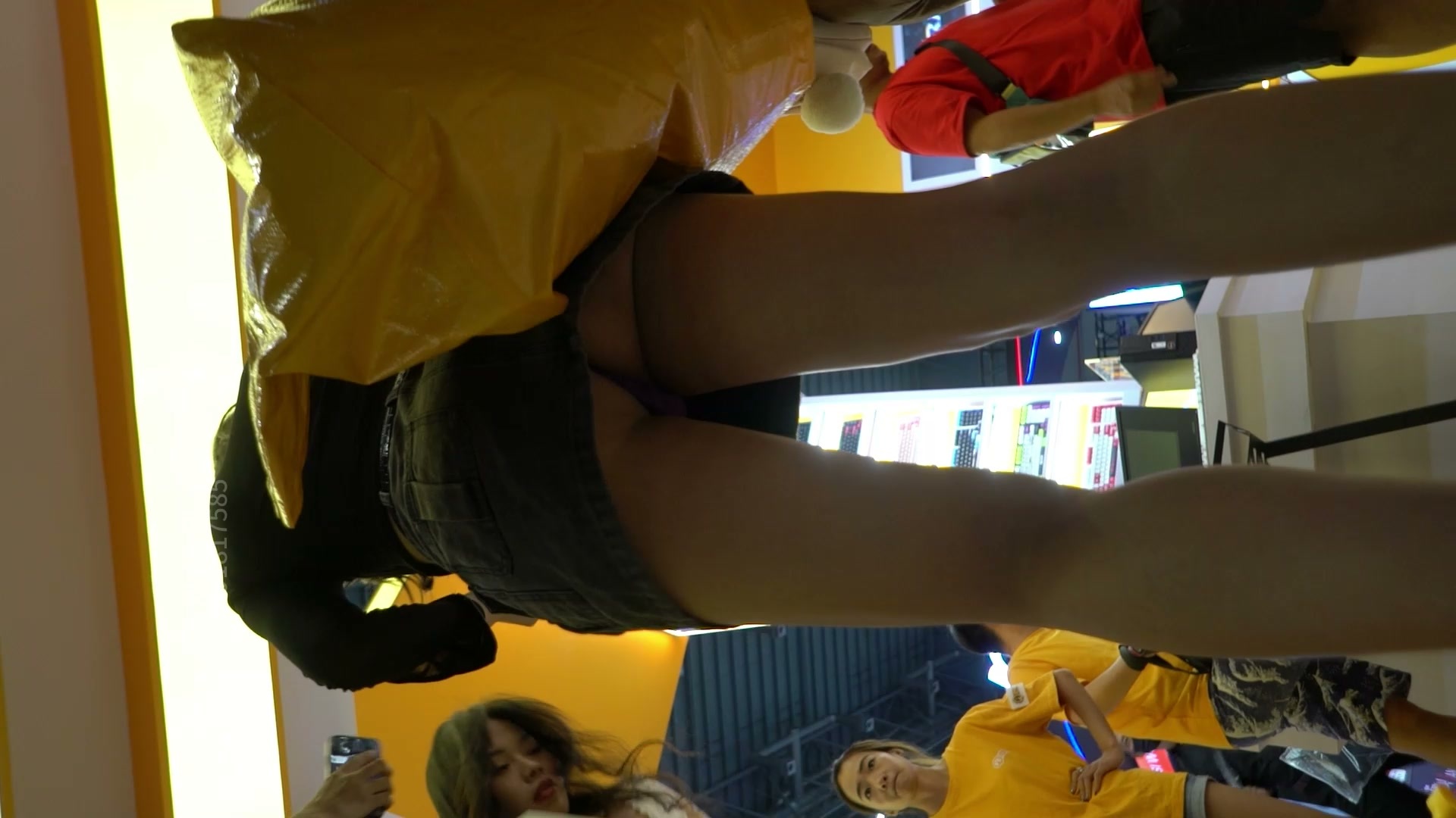 Upskirt – Asia Girl No.404