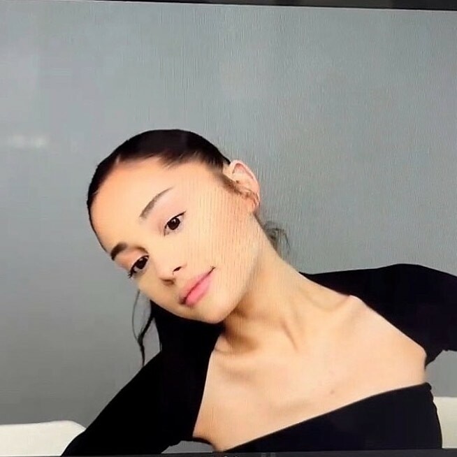 arianagrande_273789923_1433308720422295_8352911923988959258_n.jpg