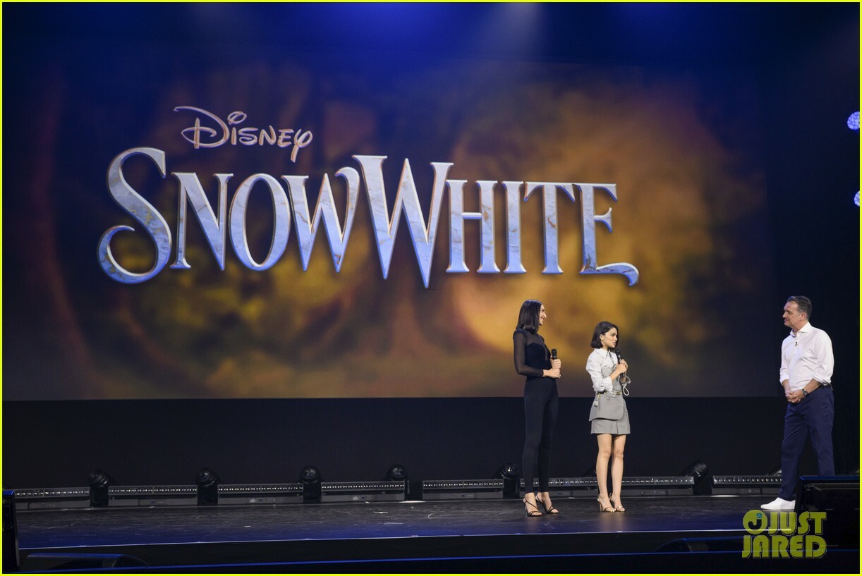 rachel-zegler-gal-gadot-snow-white-halle-bailey-d23-10.jpg