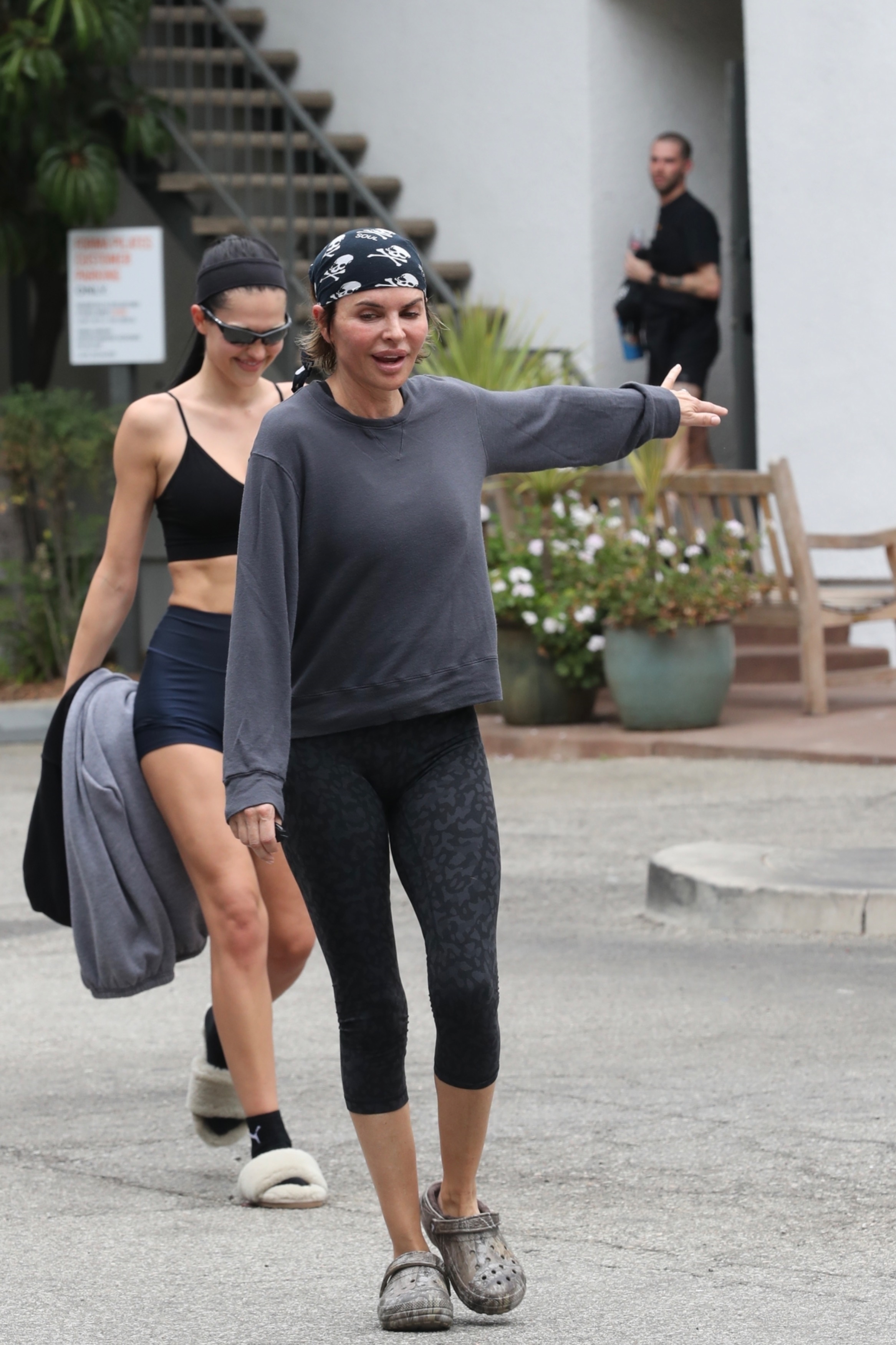 Amelia_Hamlin_out_of_her_Pilates_session_in_LA_05-26-2025_0013.jpg