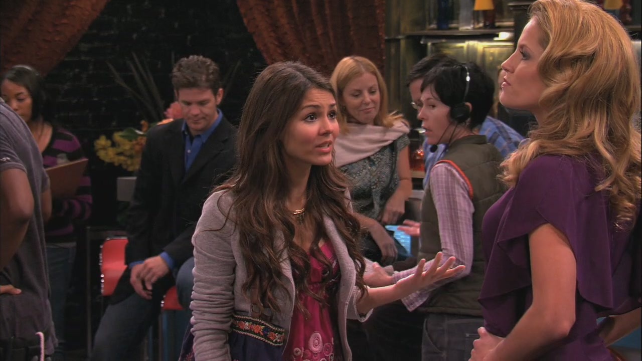 victoriajustice victorious110 okamicaps_483.JPG