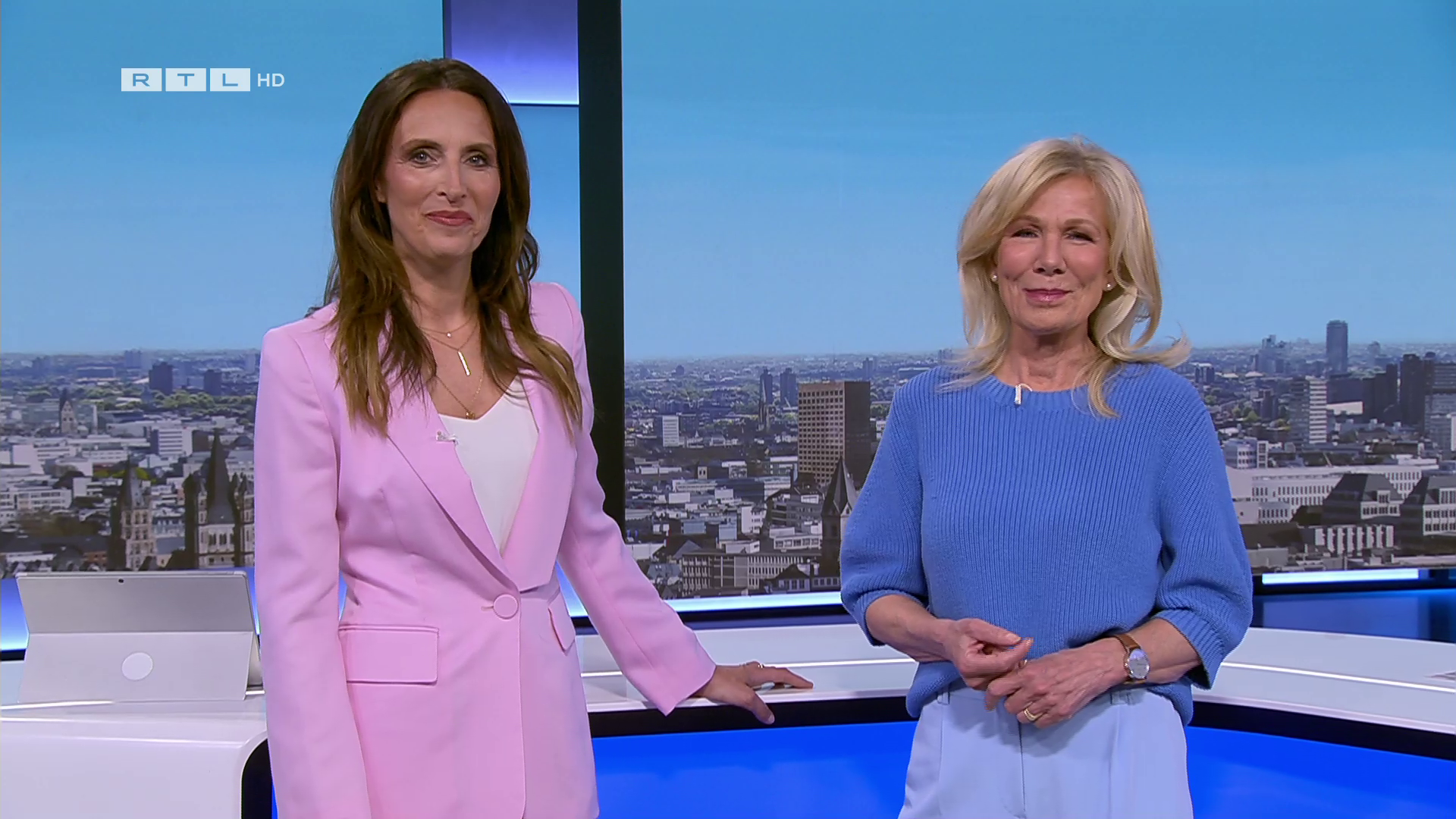 Roberta Bieling & Ulrike von der Groeben - °RTL AKTUELL° 28.05.2023 - 30X Caps_25.png