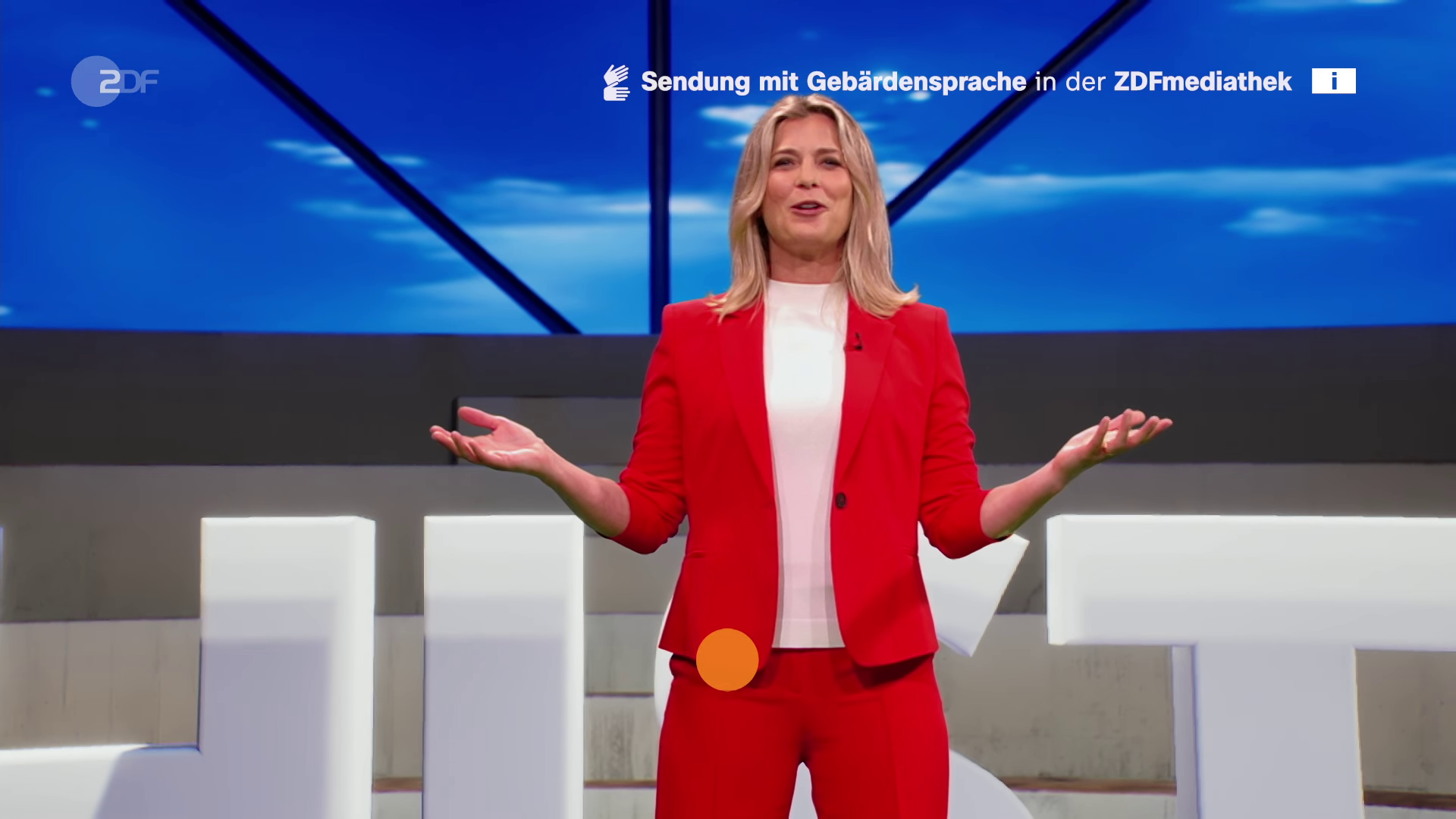 Valerie Niehaus - °ZDF heute SHOW History° 12.07.2024 - 144X Caps_05.png