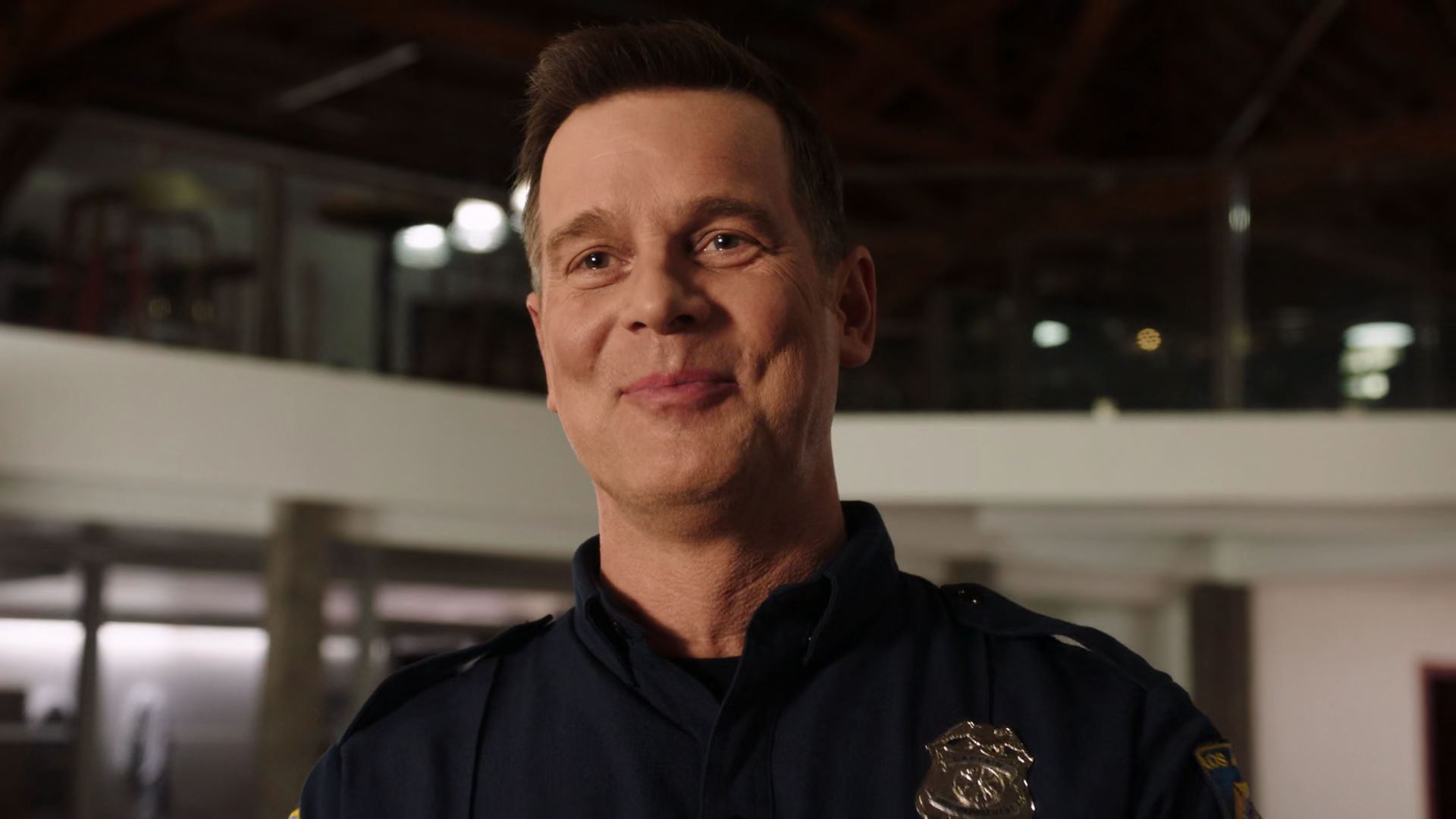 9-1-1.S02E16.1080p.WEBRip.x265-RARBG.mp4_20240428_184952.706.png