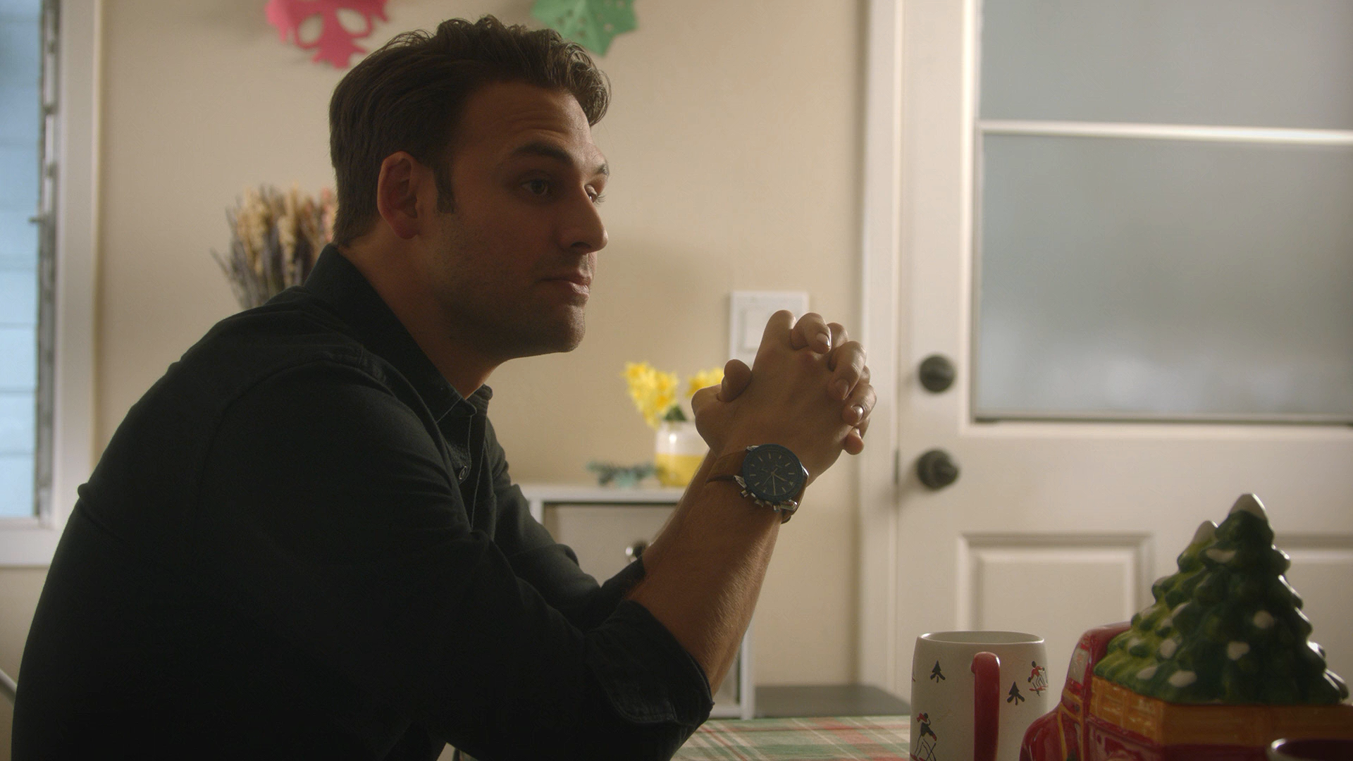 9-1-1.S05E10.Wrapped.in.Red.[Christmas].1080p.AMZN.WEB-DL.DDP5.1.H.264-KiNGS.mkv_002531.494.png