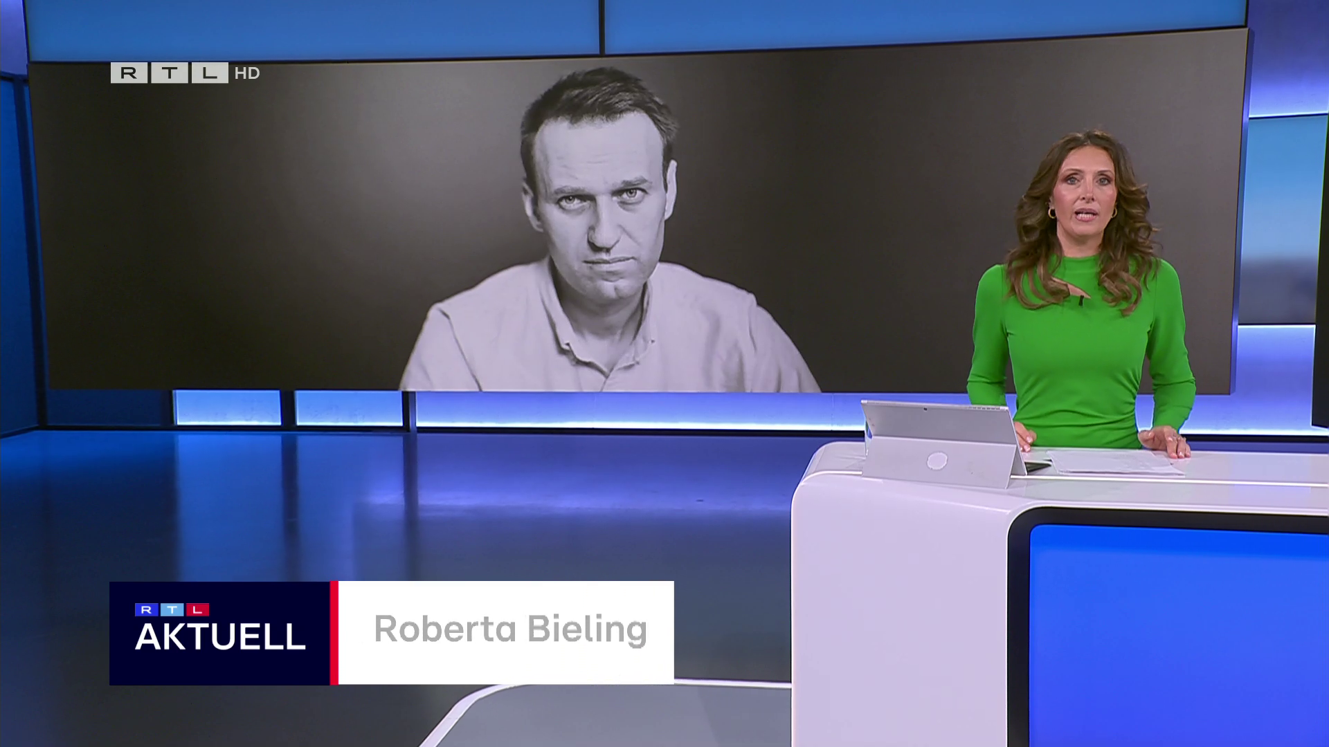Roberta Bieling & Anna Kraft - °RTL AKTUELL° 17.02.2024 - 91X Caps_11.png