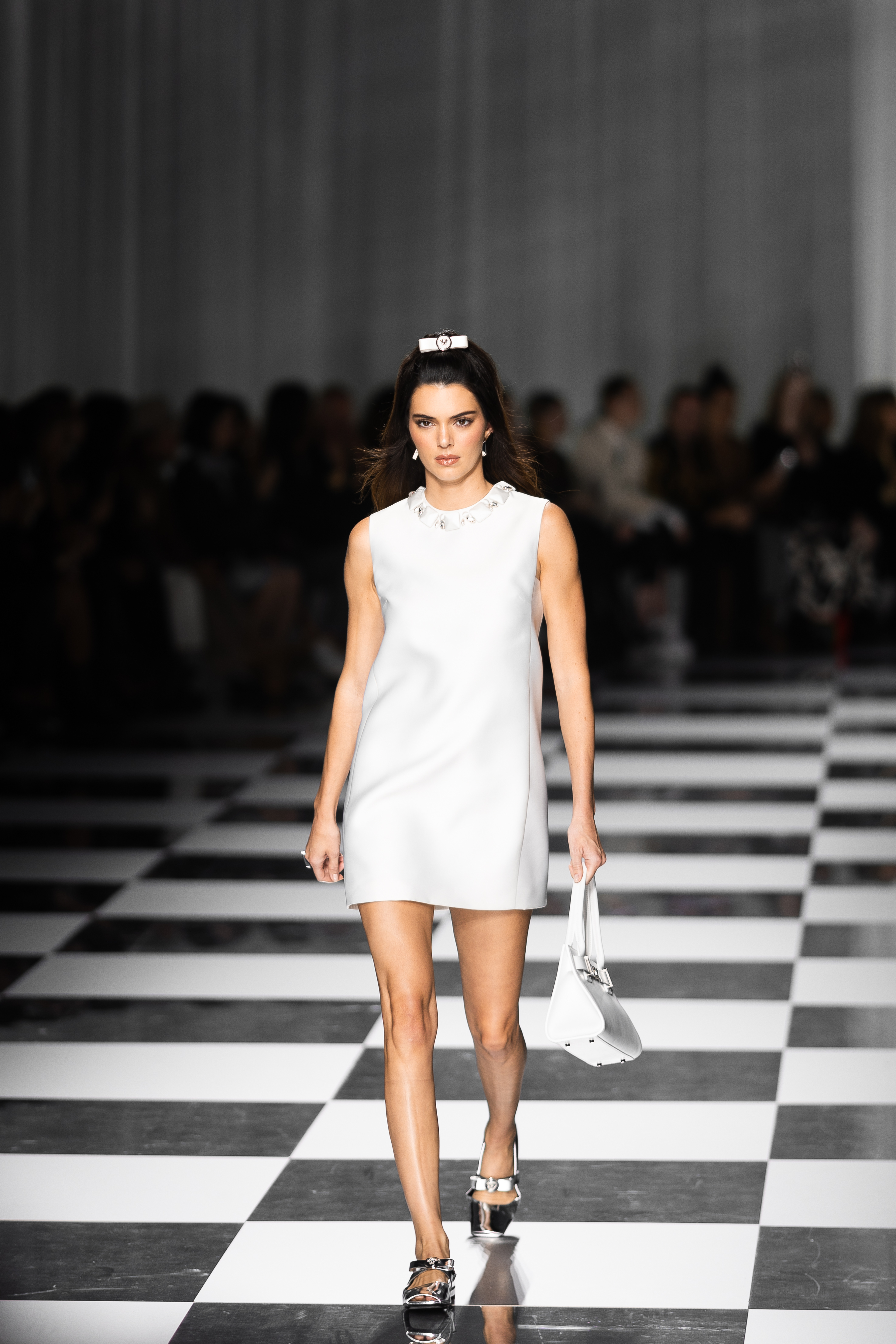 Jenner Kendall - im Kleid 349 - 563.jpg