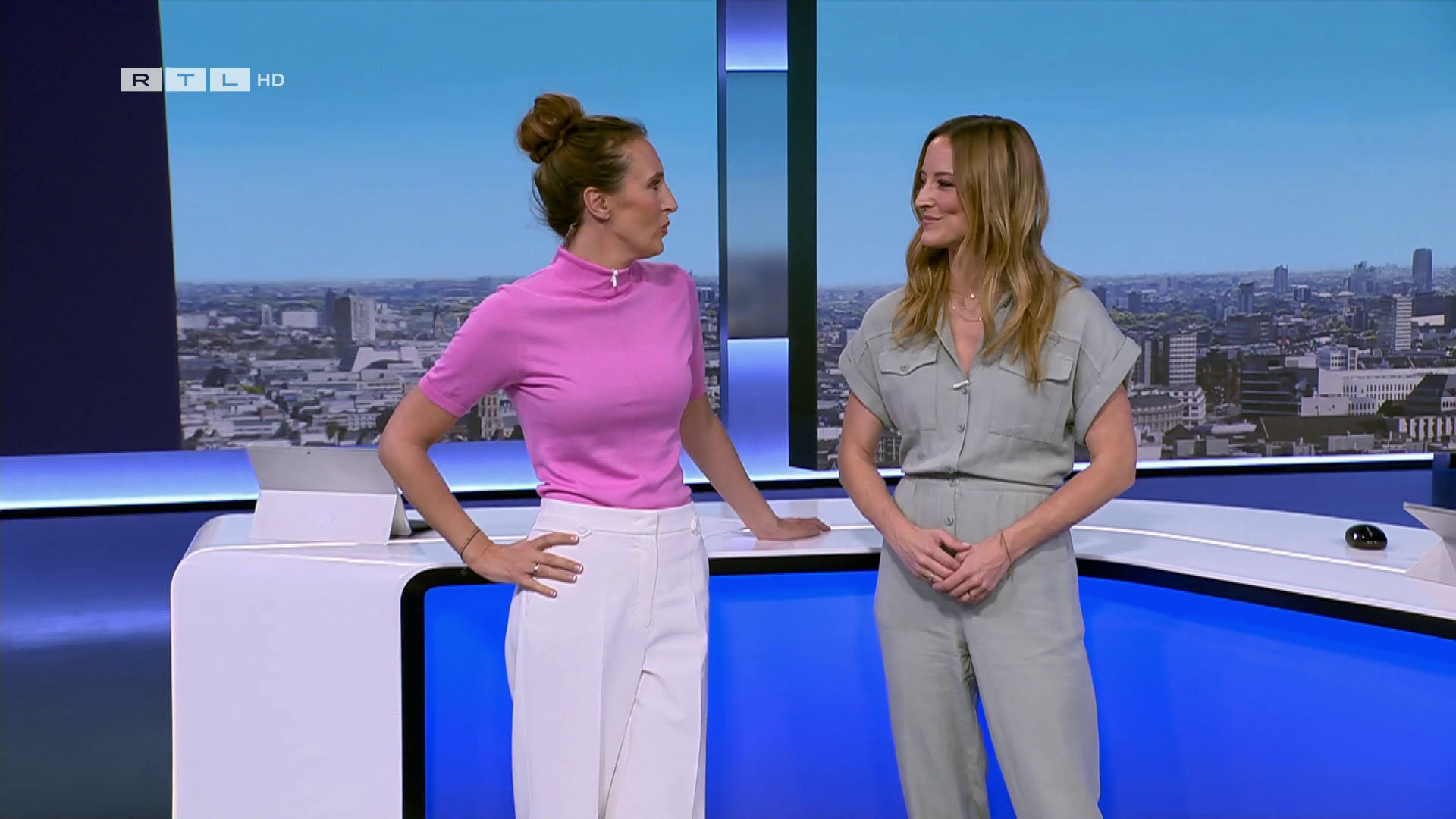 Roberta Bieling & Anna Fleischhauer - °RTL AKTUELL° 02.05.2024 - 102X Caps_07.png