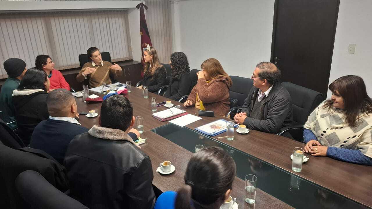 Ministra de Educación y comitiva de General Güemes