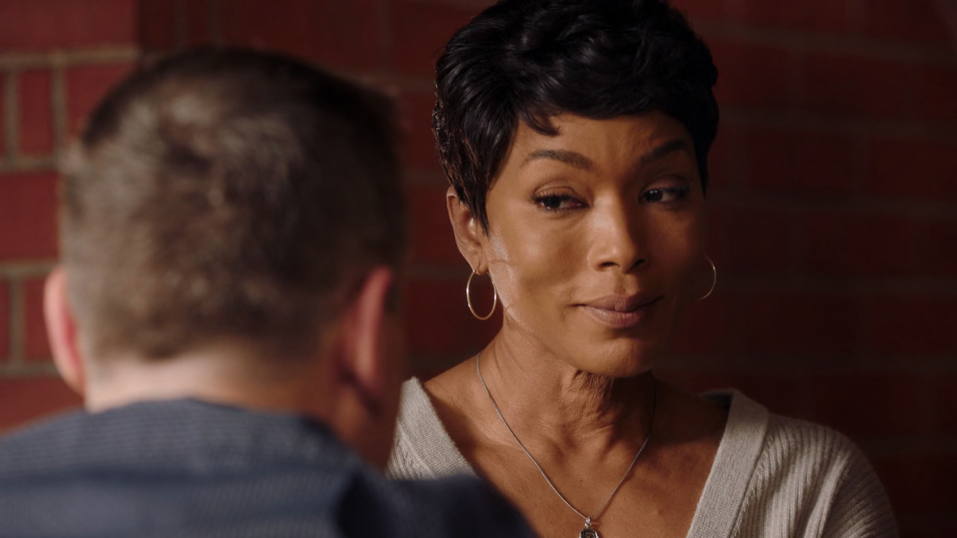 9-1-1.S02E18.1080p.WEBRip.x265-RARBG.mp4_20240428_204242.924.png