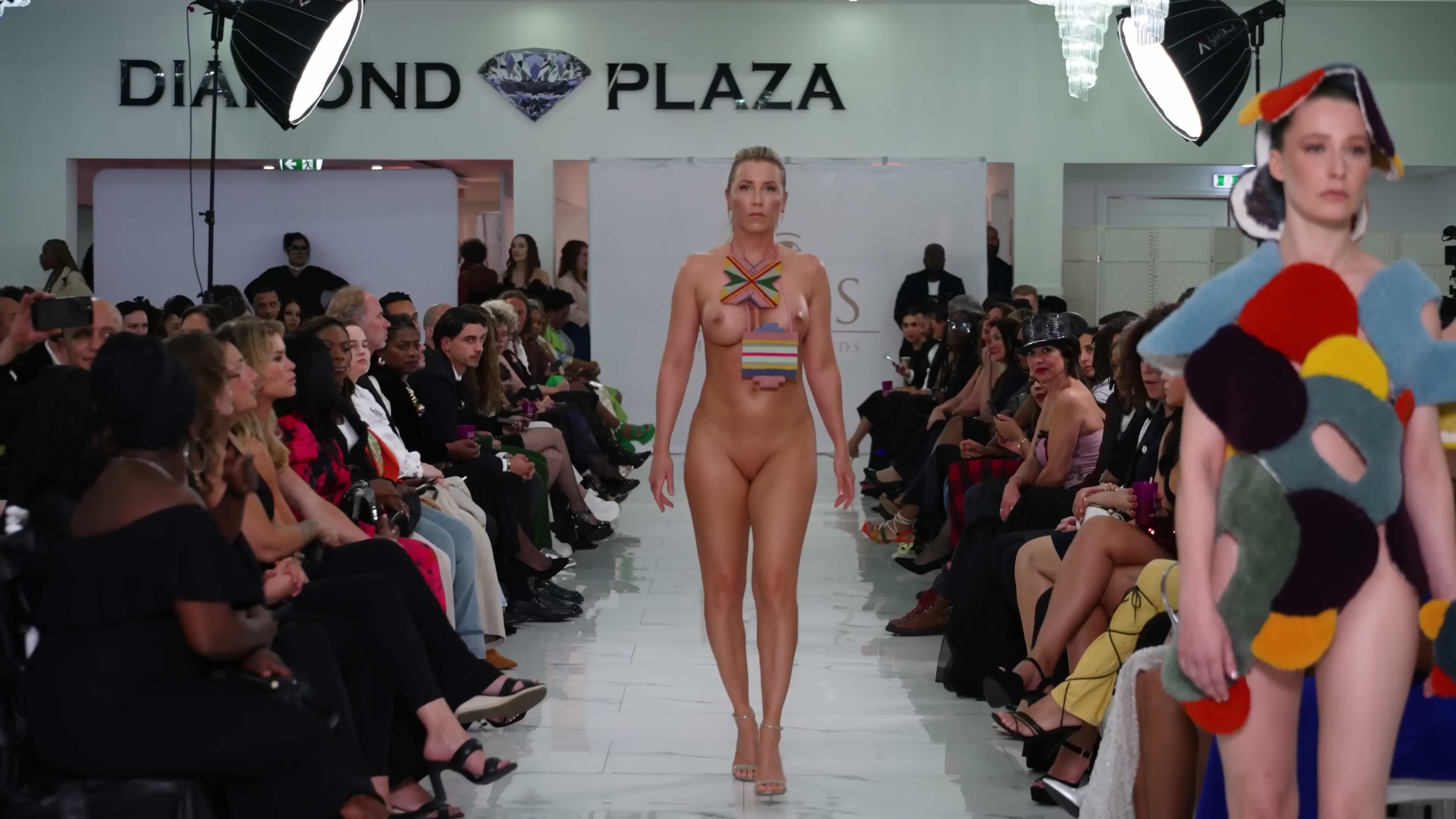 Isis Fashion Awards No.13