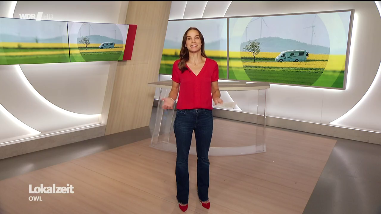 Kristina Sterz - °WDR Lokalzeit OWL° 10.09.2024 - 153X Caps_19.png