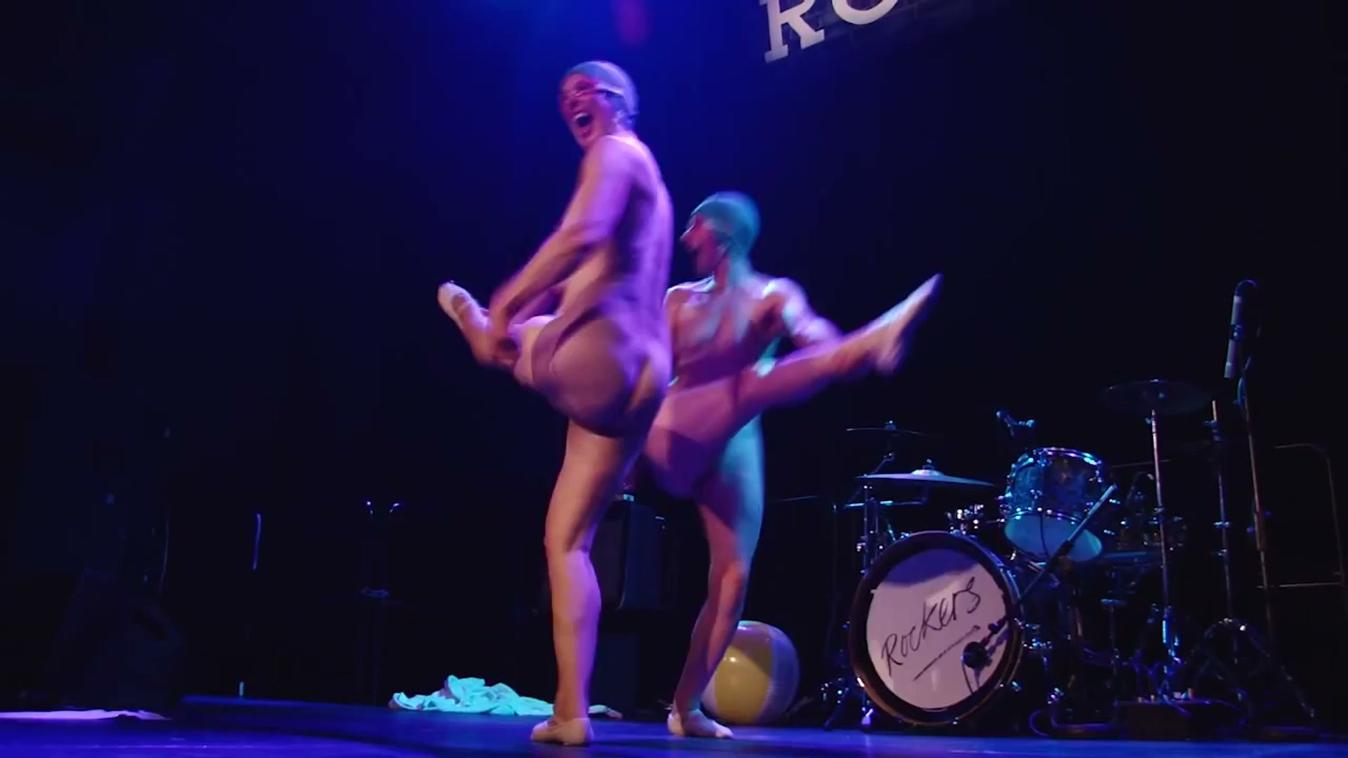 Swimmers Girls Performance