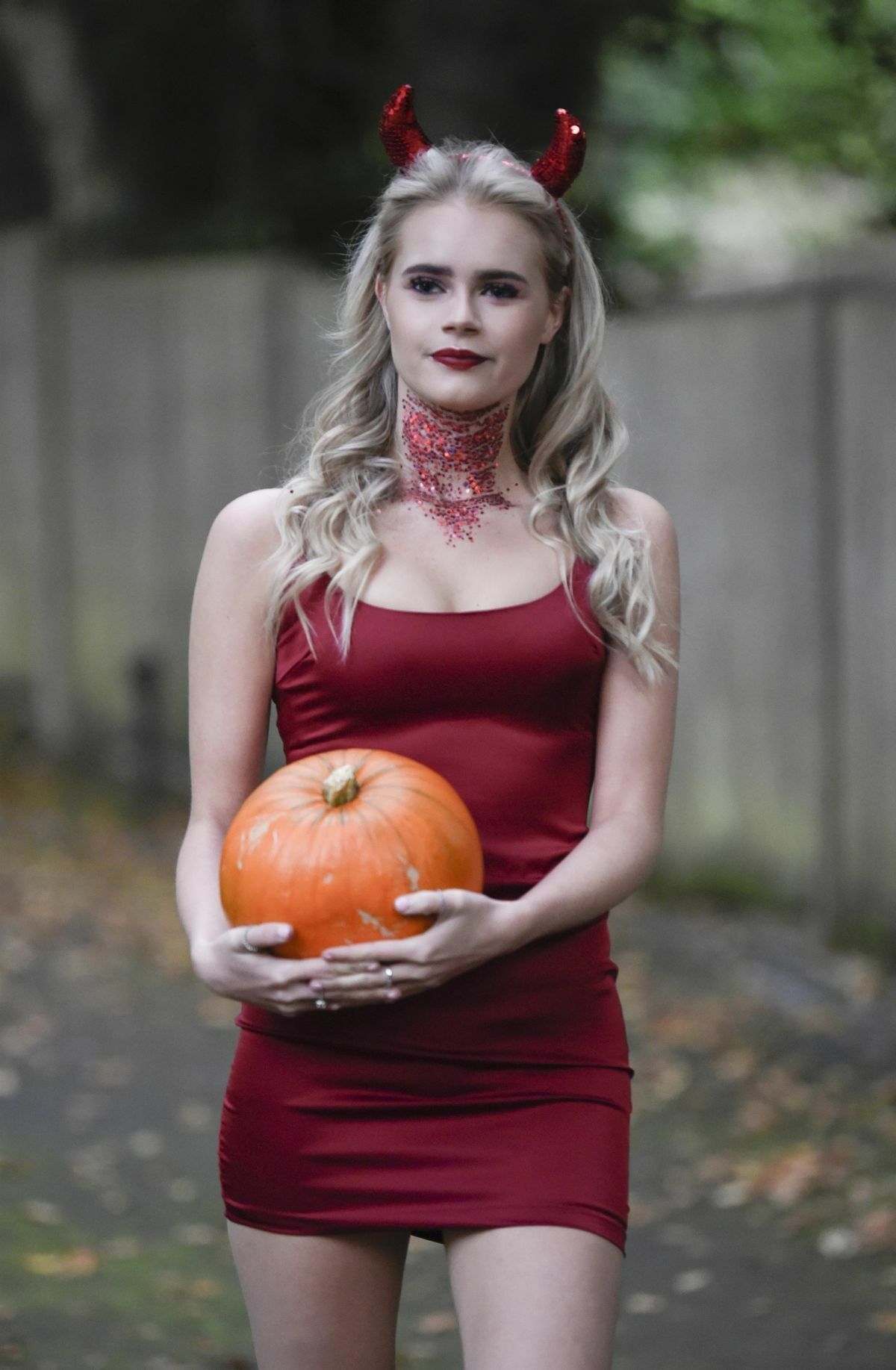 LILLY-SUE MCFADDEN Heading to a Halloween Party in Alderley Edge 10_28_2021.jpg